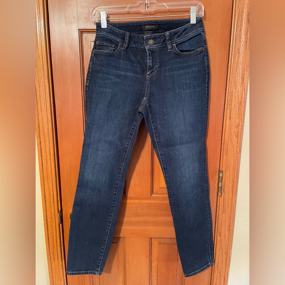 🩷 Ann taylor Skinny Curvy fit Size 4P EUC